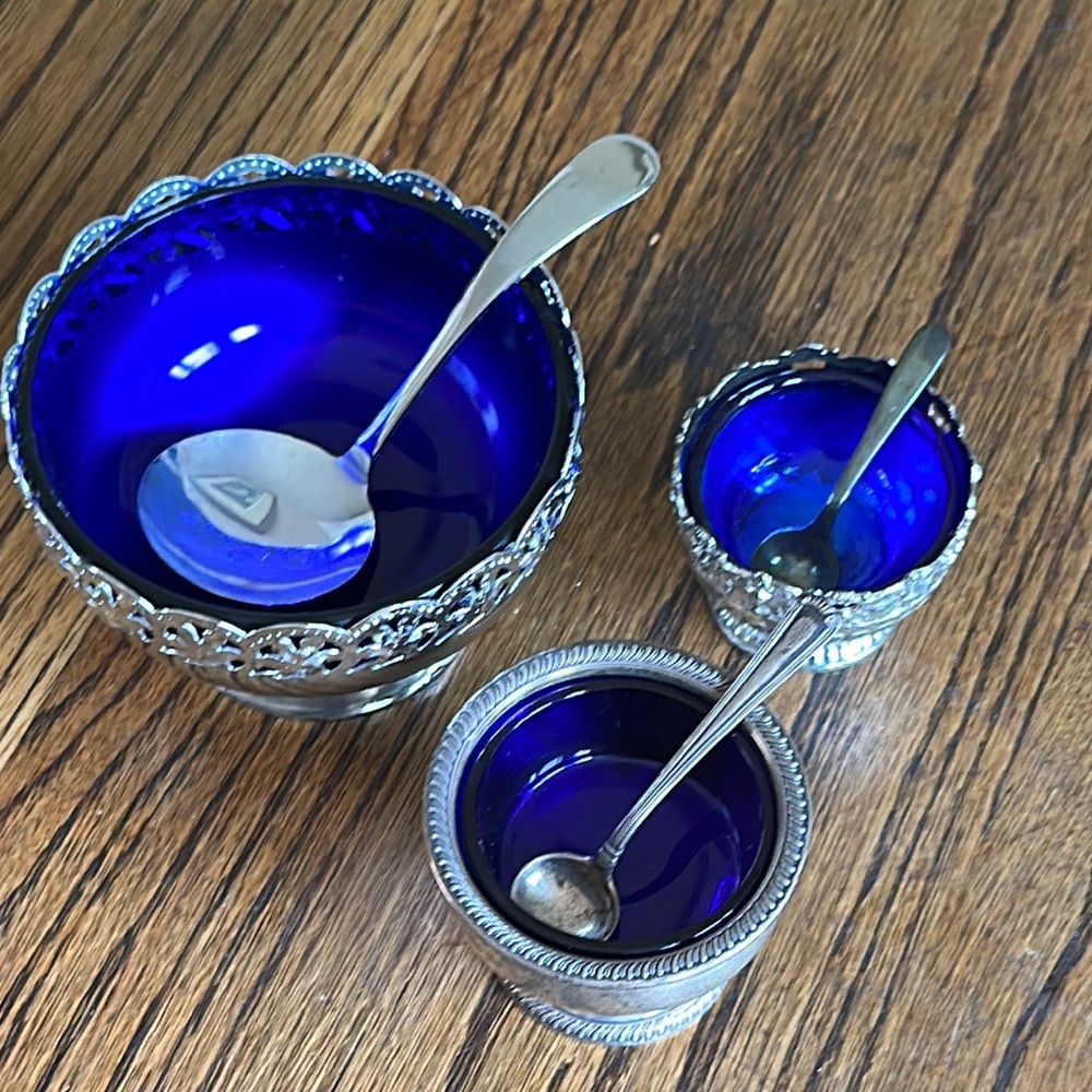 Elegant Antique/Vintage Silver/Plated Blue cobalt Glass Salt Bowl Set w spoons - Picture 14 of 14